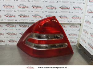 O175177 Gebruikte achterlicht links Mercedes C-Klasse