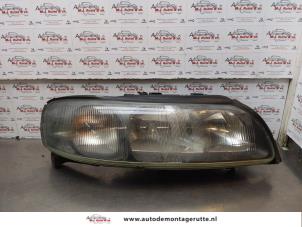 O175282 Gebruikte rechter koplamp Volvo S60