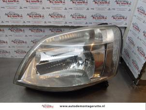 O175303 Gebruikte linker koplamp Peugeot Partner