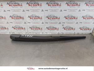 O175320 Gebruikte ruitenwisserarm achter Kia Rio