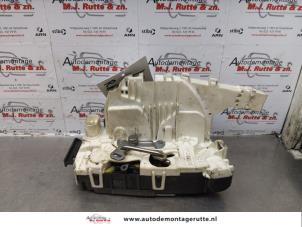 O175344 Gebruikte slotmechaniek achterdeur bus-bestel Mercedes Sprinter