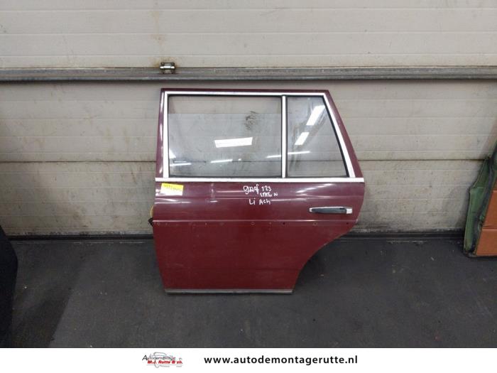 Gebruikte Portier 4Deurs links-achter Mercedes 200 - 500 O175496