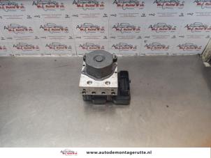 O175524 Gebruikte abs pomp Peugeot 108