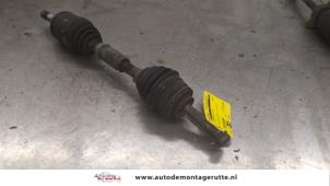 O175596 Gebruikte homokineetas links-voor Toyota Avensis