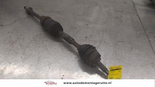 O175597 Gebruikte steekas rechts-voor Toyota Avensis