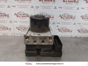 O175689 Gebruikte abs pomp Peugeot 206 PLUS