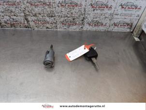 O175698 Gebruikte kontaktslot+sleutel Opel Astra