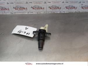 O175769 Gebruikte schakelaar achterklep Peugeot 108