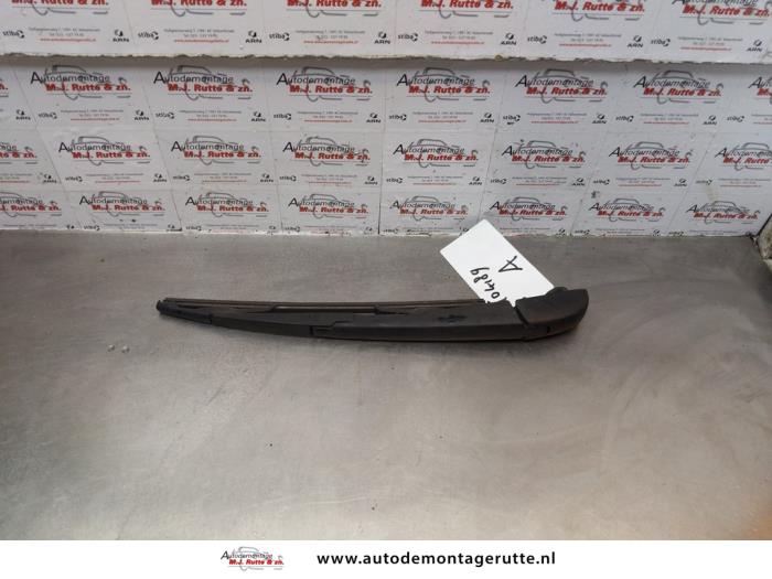 Gebruikte Ruitenwisserarm achter Peugeot 108 O175771