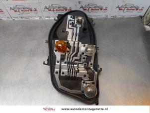 O175819 Gebruikte fitting achterlicht links Renault Clio