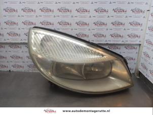 O175848 Gebruikte rechter koplamp Renault Megane Scenic