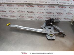 O175873 Gebruikte ruitmechaniek 2deurs rechts-voor Ford Transit