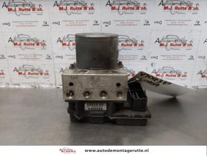 O175875 Gebruikte abs pomp Opel Corsa