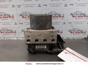 O175881 Gebruikte abs pomp Mitsubishi Colt