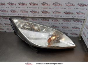 O175884 Gebruikte rechter koplamp Mitsubishi Colt