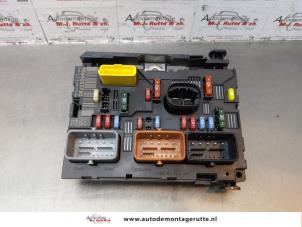 O175902 Gebruikte zekeringkast Peugeot 207