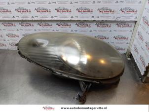O175926 Gebruikte rechter koplamp Nissan Micra