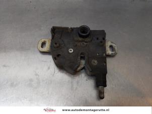 O175960 Gebruikte motorkap slotmechaniek Ford Transit