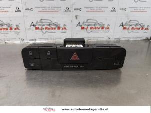 O176007 Gebruikte gevarenlicht schakelaar Seat Ibiza