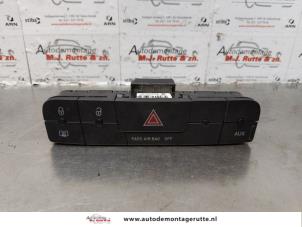 O176014 Gebruikte gevarenlicht schakelaar Seat Ibiza