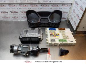 O176017 Gebruikte kontaktslot + computer Ford Grand C-Max