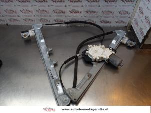O176054 Gebruikte raammechaniek 2deurs links-voor Mitsubishi Colt