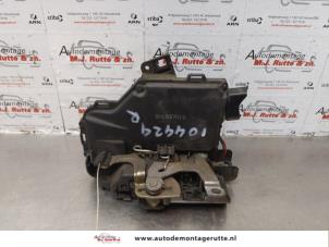 O176110 Gebruikte deurslot mechaniek 2deurs rechts Audi TT