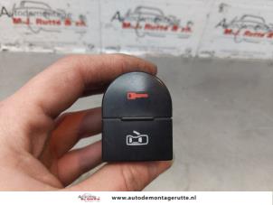 O176114 Gebruikte centrale deurvergrendeling schakelaar Audi TT