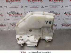 O176132 Gebruikte portierslot mechaniek 4deurs links-voor Suzuki Splash