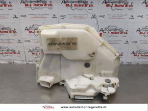 O176133 Gebruikte portierslot mechaniek 4deurs rechts-voor Suzuki Splash