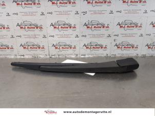 O176160 Gebruikte ruitenwisserarm achter Suzuki Splash