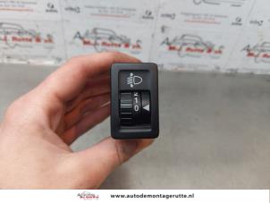 O176169 Gebruikte schakelaar koplamp ihv Suzuki Splash