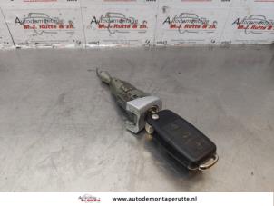 O176192 Gebruikte portierslot cilinder links Volkswagen Eos