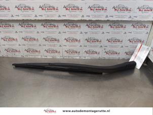 O176205 Gebruikte ruitenwisserarm achter Opel Zafira