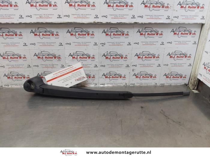 Gebruikte Ruitenwisserarm achter Skoda Fabia O176275
