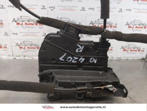 O176305 Gebruikte portierslot mechaniek 2deurs rechts Smart Fortwo