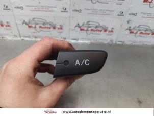 O176318 Gebruikte airco schakelaar Citroen C1