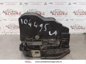 O176333 Gebruikte portierslot mechaniek 4deurs links-achter BMW X3
