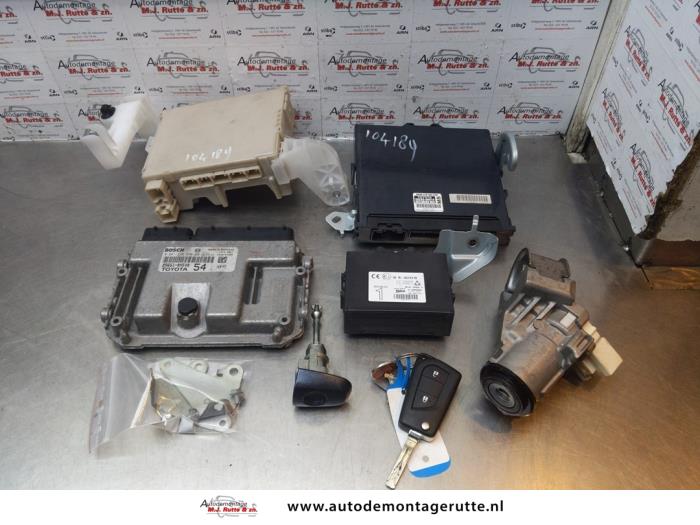 Gebruikte Contactslot + computer Peugeot 108 O176356