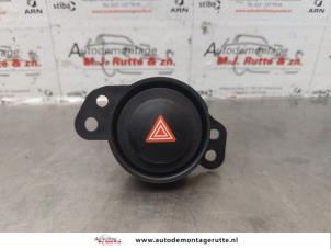 O176378 Gebruikte paniekverlichtings schakelaar Peugeot 108