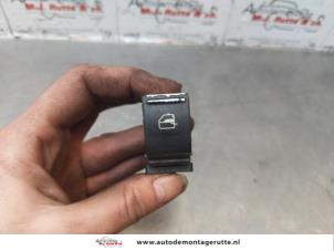 O176396 Gebruikte ruit schakelaar elektrisch Volkswagen Golf