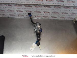 O176408 Gebruikte kontaktslot+sleutel Kia Cee'D