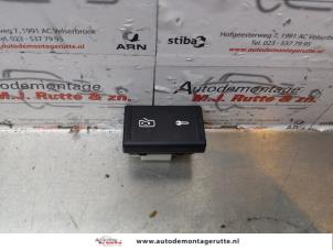 O176533 Gebruikte centrale deurvergrendeling schakelaar Skoda Fabia