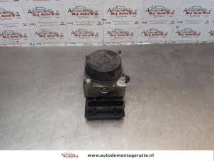 O176582 Gebruikte abs pomp Opel Corsa