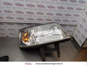O176595 Gebruikte rechter koplamp Volkswagen Transporter