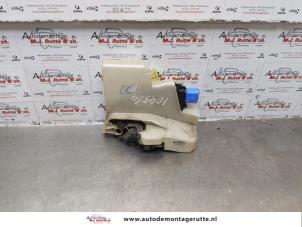 O176609 Gebruikte slotmechaniek portier 2deurs rechts Volkswagen Transporter