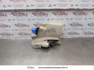 O176624 Gebruikte slotmechaniek portier 2deurs links Volkswagen Transporter