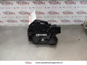 O176944 Gebruikte slotmechaniek portier 4deurs rechts-achter Ford Grand C-Max