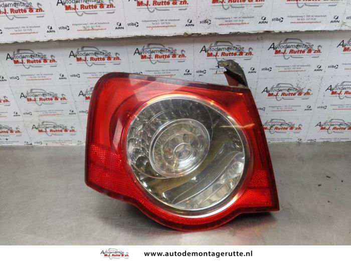 Gebruikte Achterlicht links Volkswagen Passat O177031
