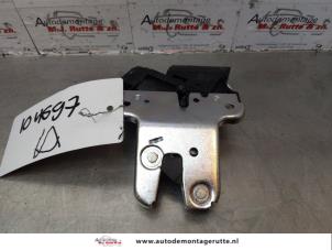 O177033 Gebruikte achterklep slotmechaniek Volkswagen Passat